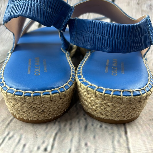COLE HAAN PINCH MAINE CLASSIC Blue Embossed Leather Sling Back Sandals (Narrow) - Picture 15 of 17